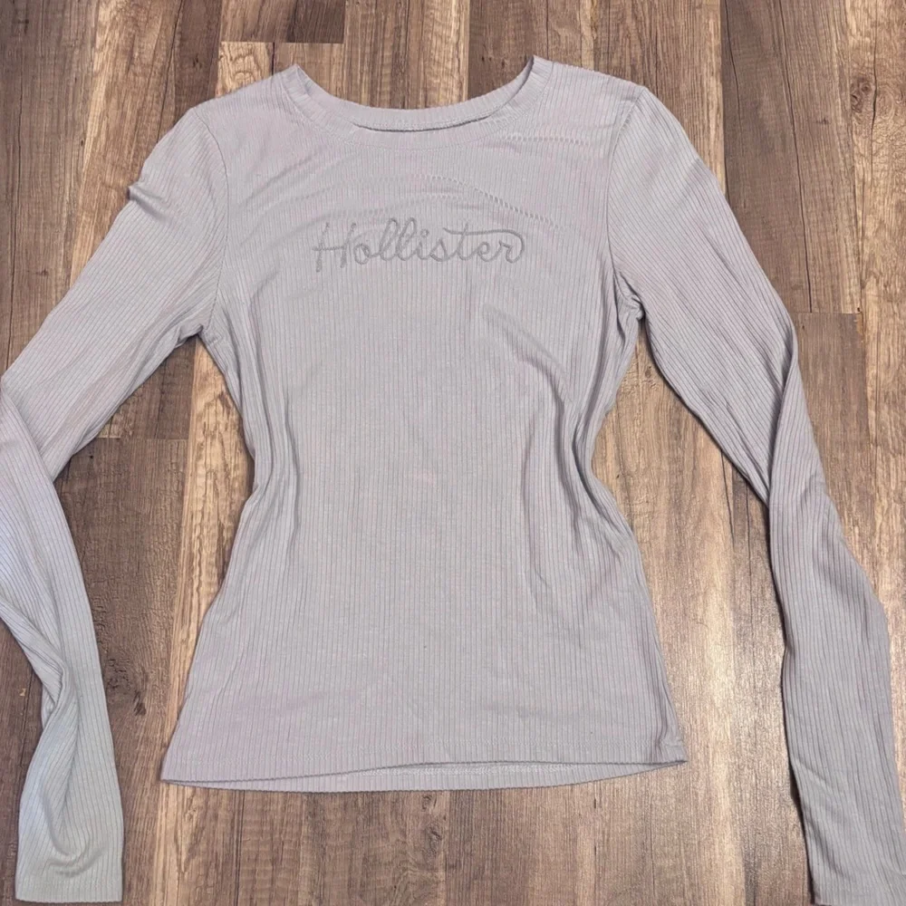 long sleeve hollister tees womens